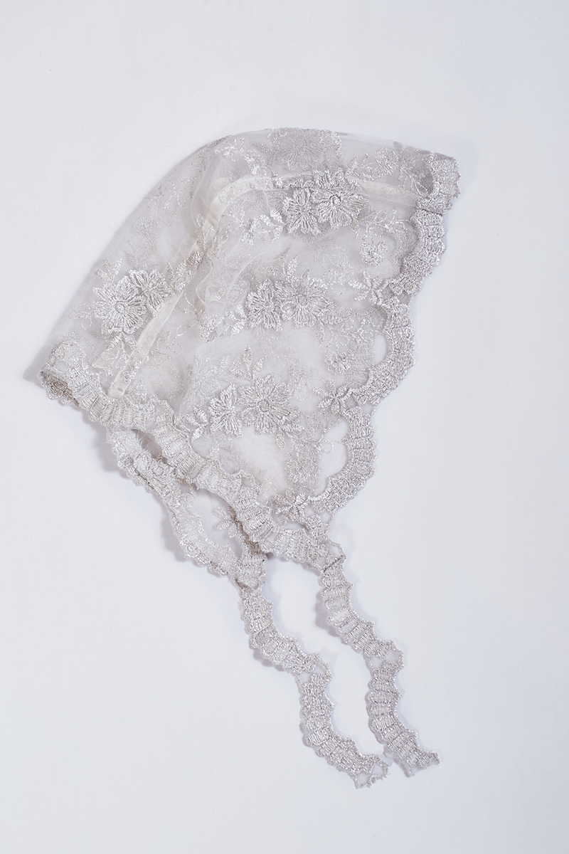 Bonnet Plateado